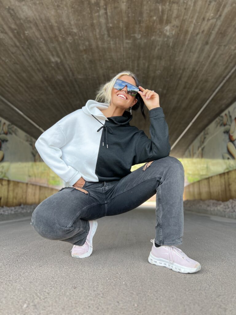 IKA COOL SOLGLASÖGON I TUNNEL PÅ HUK